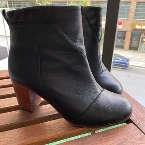 TOMS leather upper casual boot